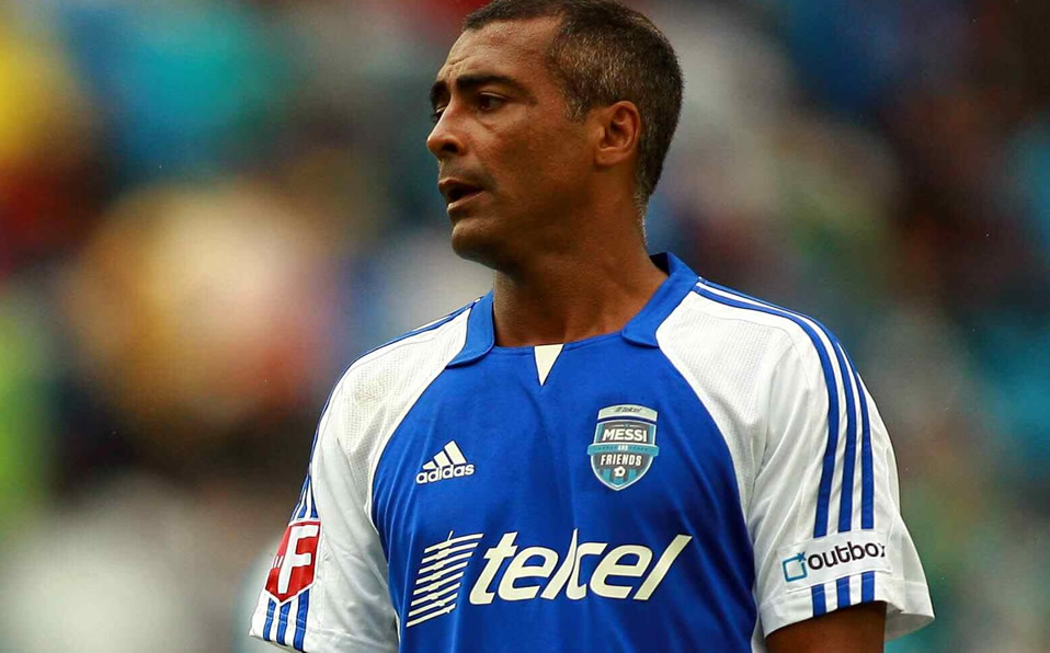 Romario, uno de los delanteros más letales de la historia, participó del juego 'Messi and Friends' en el Estadio Azul en 2011. (Mexsport)