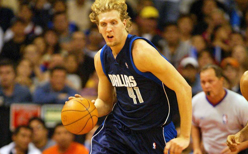 Catalogado el mejor europeo en la historia de la NBA, Dirk Nowitzki jugó en 2003 y 2017 en nuestro país. (Mexsport)