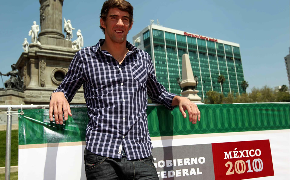 El máximo medallista Olímpico de la historia, Michael Phelps, participó de los festejos del Bicentenario de la Independencia. (Mexsport)