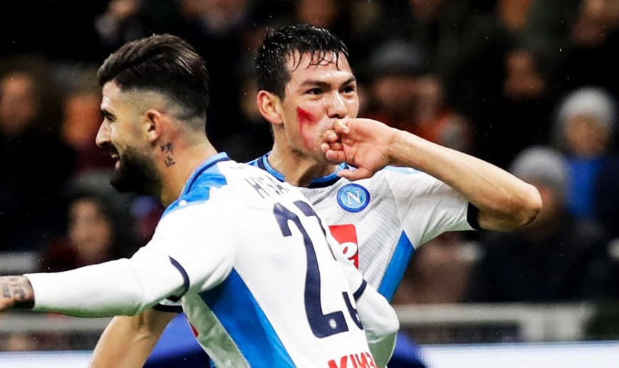 ¿Por qué Chucky Lozano juega con una mancha roja en el rostro?