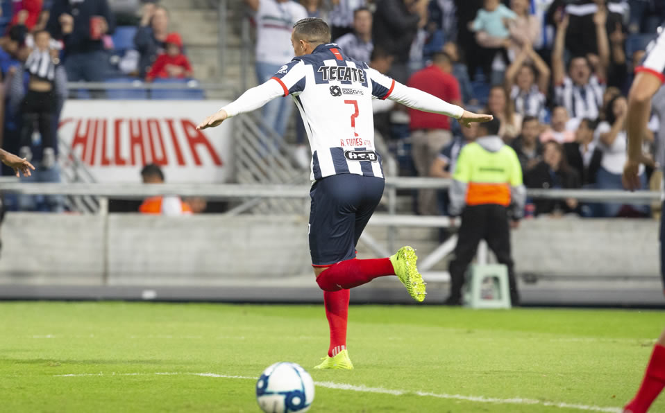 Funes Mori homenajeó a Bahía festejando como avioncito. Foto Mexsport