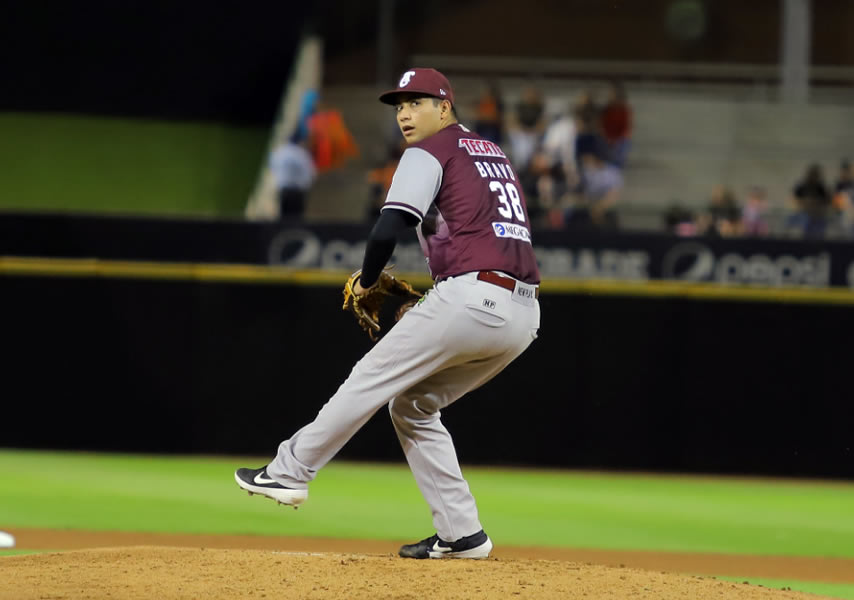Los Tomateros fueron fuertes mentalmente para recuperarse en el marcador. FOTO: @clubtomateros