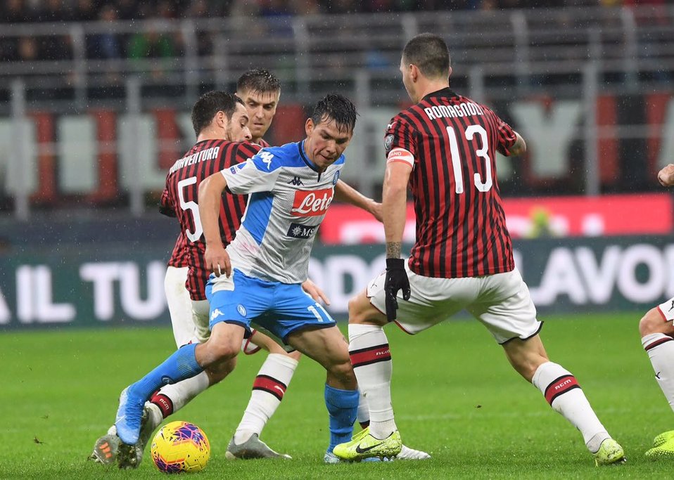 Hirving Lozano cada vez luce mejor adaptado al futbol italiano. (Foto: @sscnapoli)
