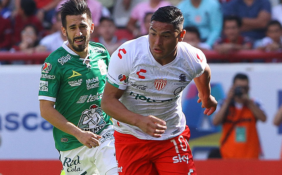 El podio de los más sucios de la Liga MX lo completa Maximiliano Salas (Necaxa) con 38 faltas.