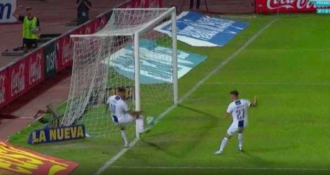 ¡La falla del año! un exjugador de la Liga MX se comió un gol increíble, sin portero