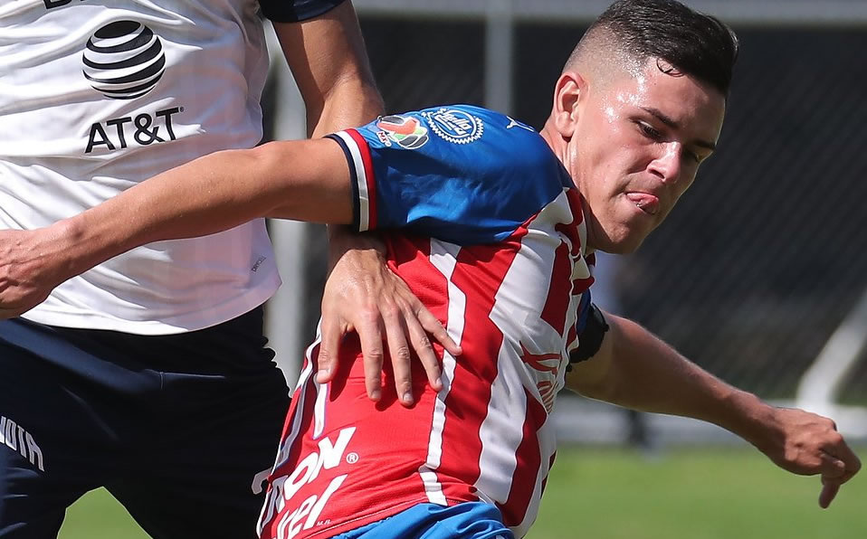 El pequeño error fue tomado con humor. (Chivas)