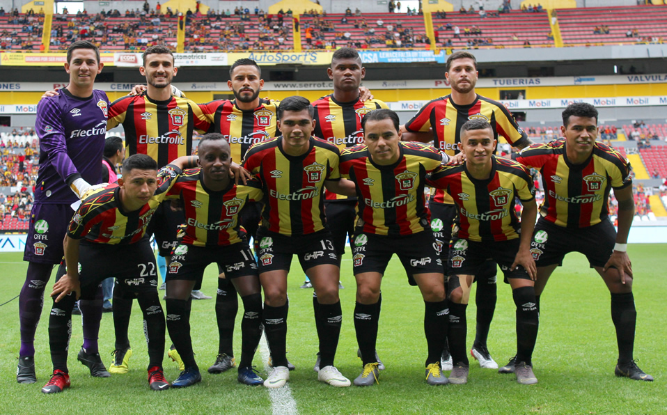 Los Leones Negros presumieron a su nuevo animador (Imago7)