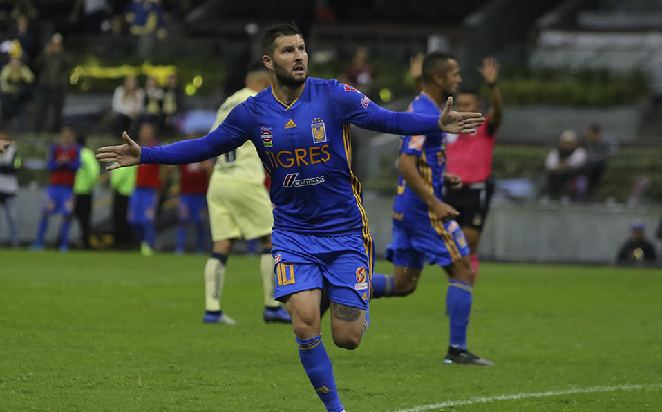 André-Pierre Gignac festejando gol en Cuartos de Final vs América. (imago7)