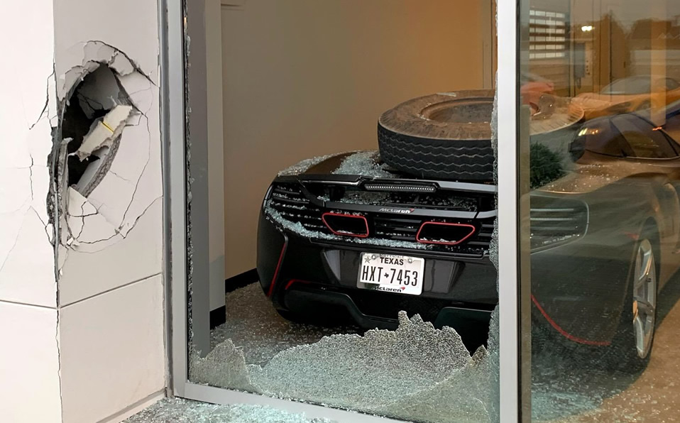 El pitcher compartió una foto de la escena final del incidente a través de su cuenta de Twitter. (Foto: @BauerOutage)