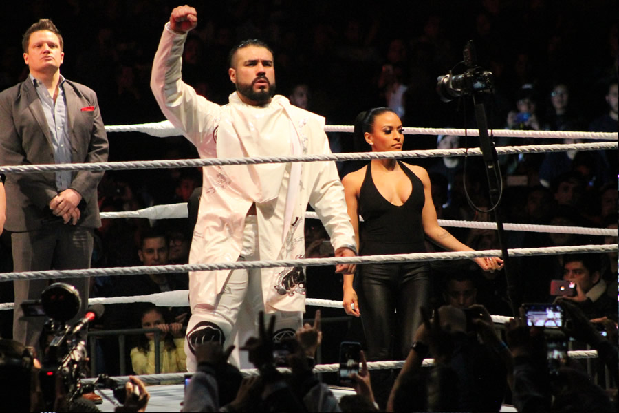 Andrade fue acompañado de Zelina Vega. (Foto: MT)