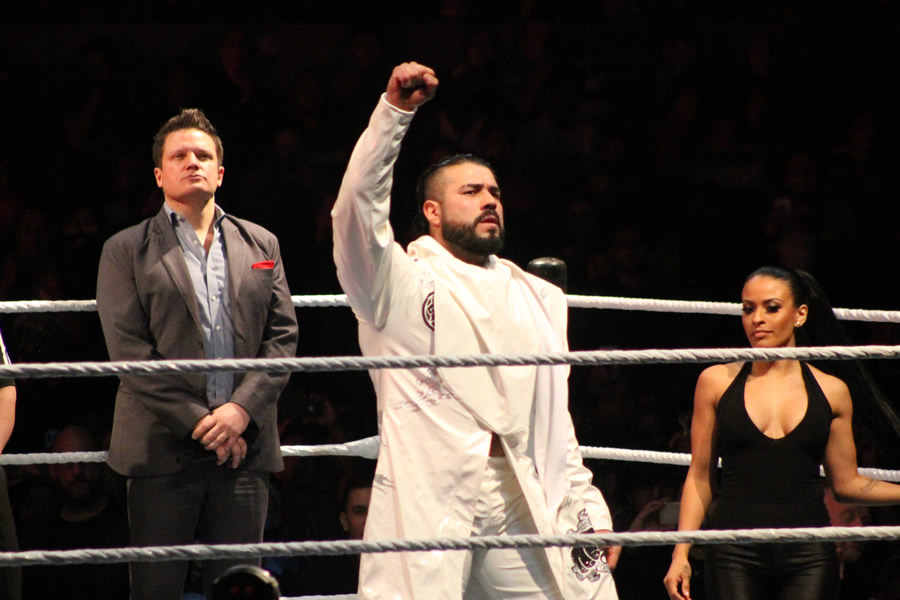 Andrade estuvo entre ovaciones y abucheos.