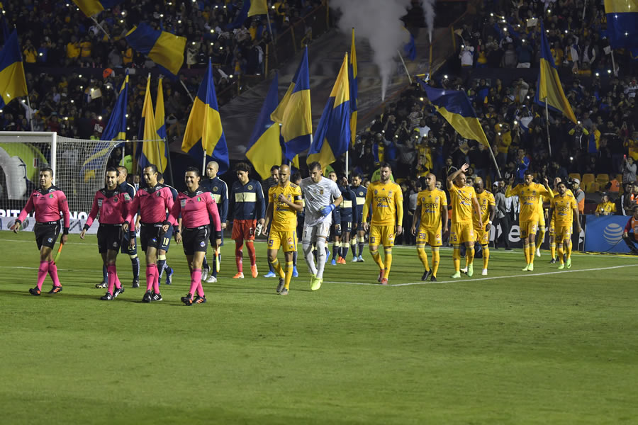 Tigres y América dieron un buen espectáculo en la cancha del Volcán, aunque los de Coapa apelaron a su contundencia para sacar el triunfo. FOTO: Imago