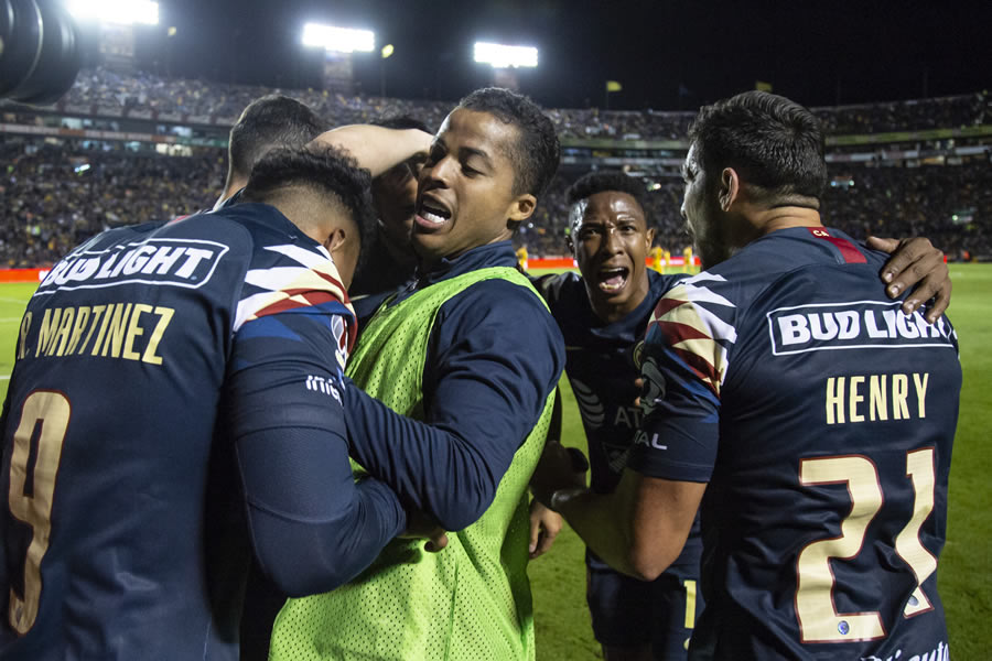 Tigres y América dieron un buen espectáculo en la cancha del Volcán, aunque los de Coapa apelaron a su contundencia para sacar el triunfo. FOTO: Imago
