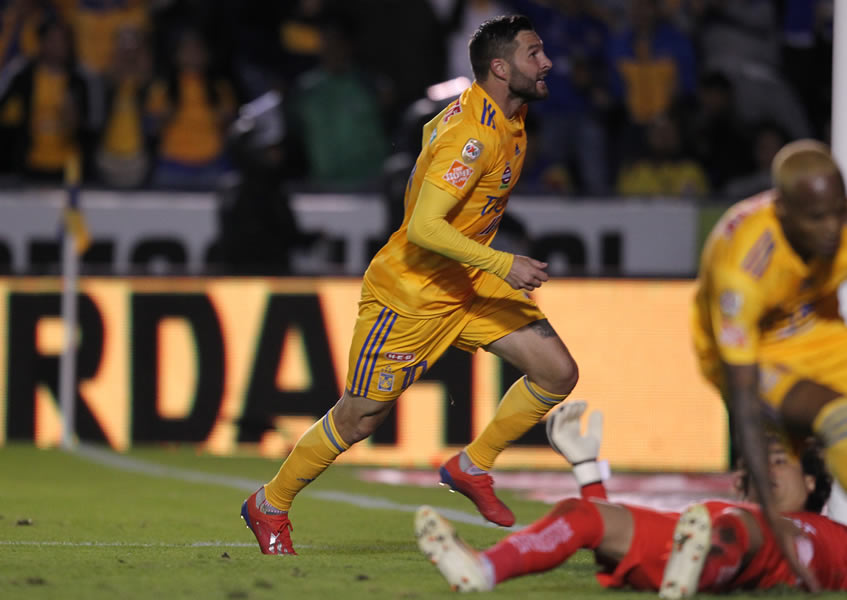 Tigres y América dieron un buen espectáculo en la cancha del Volcán, aunque los de Coapa apelaron a su contundencia para sacar el triunfo. FOTO: Imago