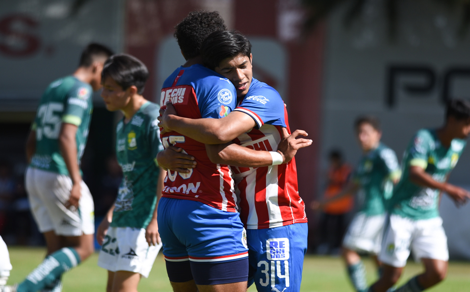 Gael García Bernal dio el triunfo a Chivas vs León (Imago7)
