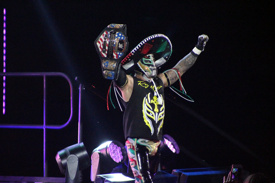 Rey Mysterio fue el más ovacionado de la noche.