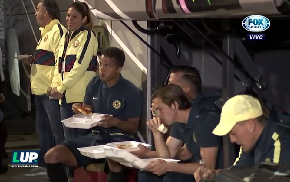 Jugadores y cuerpo técnico de las Águilas se permitieron un lujo luego de su gran victoria en la vuelta de los Cuartos de Final del Apertura 2019