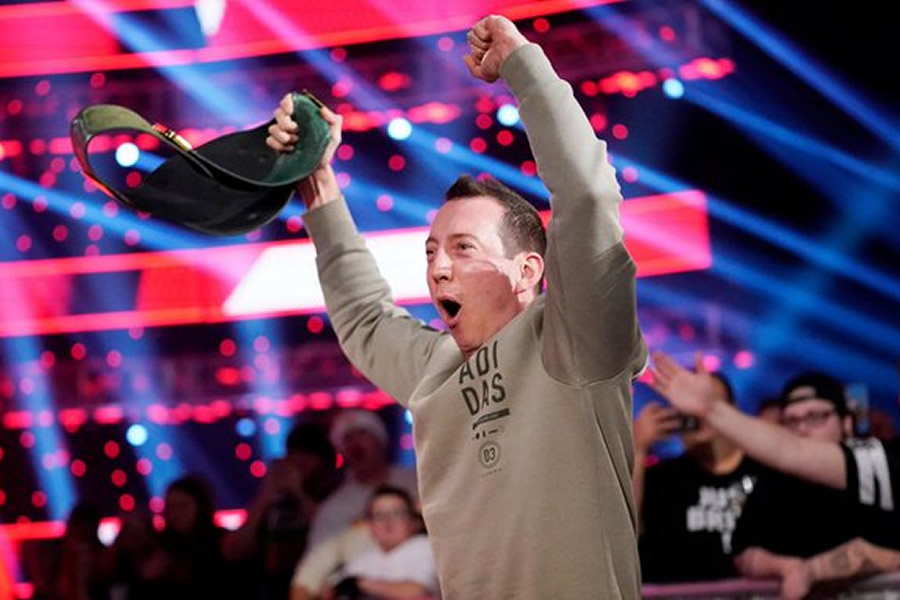 Kyle Busch se quedó con el cetro de WWE. (Foto: WWE)