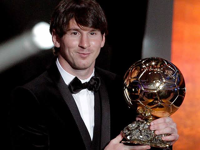 D10S ganó su segundo Ballon D'Or en el 2010 como jugador del Barcelona. (EFE)