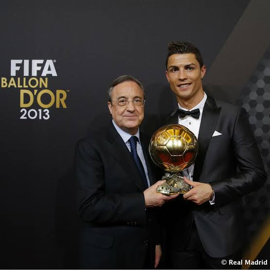 Cristiano ganó el Balón de Oro con Manchester United en 2008 y su primero con el Real Madrid fue en 2013. (Reuters)