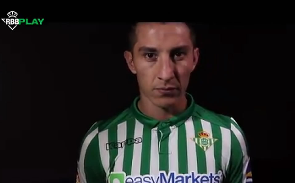 El video de la renovación se dio a través de sus redes sociales. (Betis)
