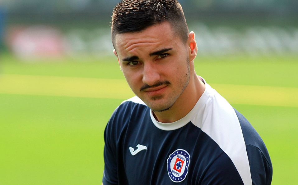 Stephen Eustaquio (Canadá-Cruz Azul) jamás pisó la cancha debido a una lesión. (Imago7)