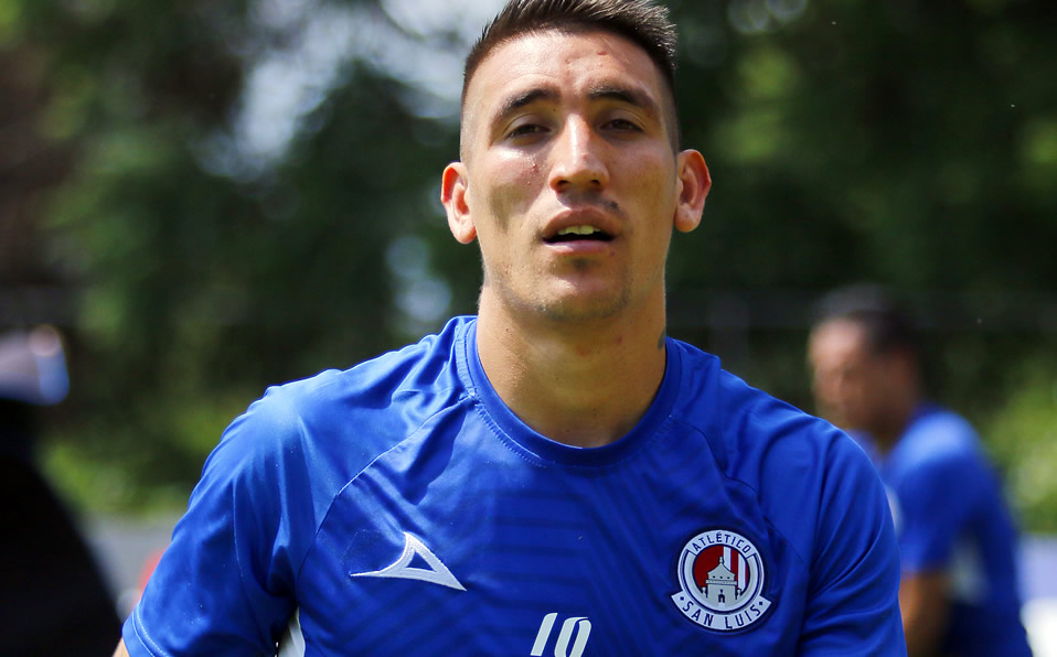 Ricardo Centurión (Argentina-San Luis) solo sumó 83 minutos en 9 partidos y dio más de qué hablar por polémicas extracancha. (Imago7)