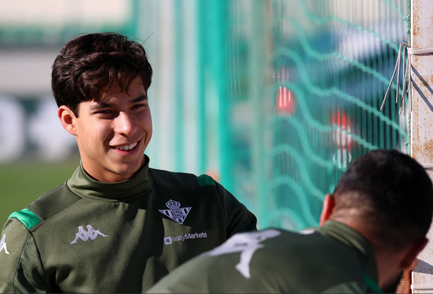 Diego Lainez solo ha podido disputar 61 minutos con el Betis durante esta temporada en LaLiga. FOTO: @RealBetis