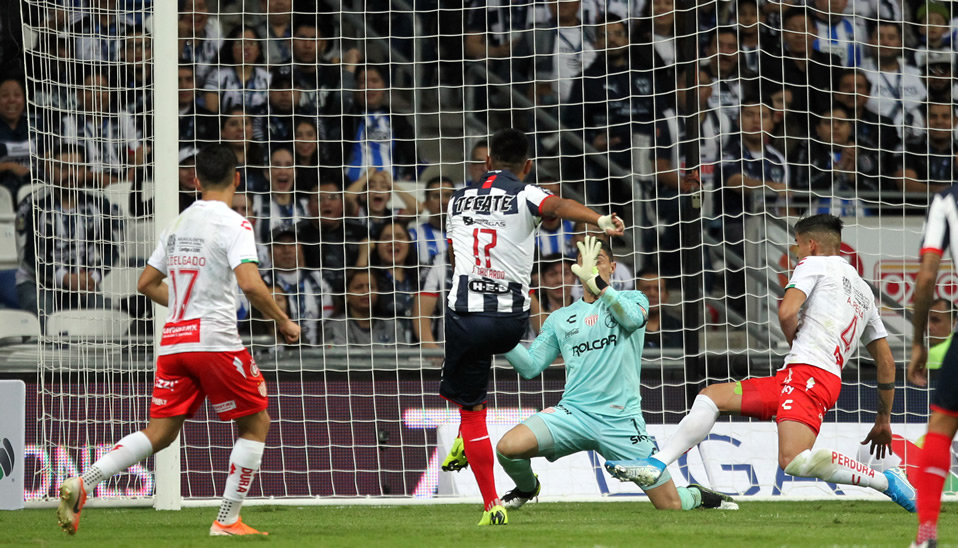 El momento en que Gallardo remató para el 1-0. (Foto: Imago7)
