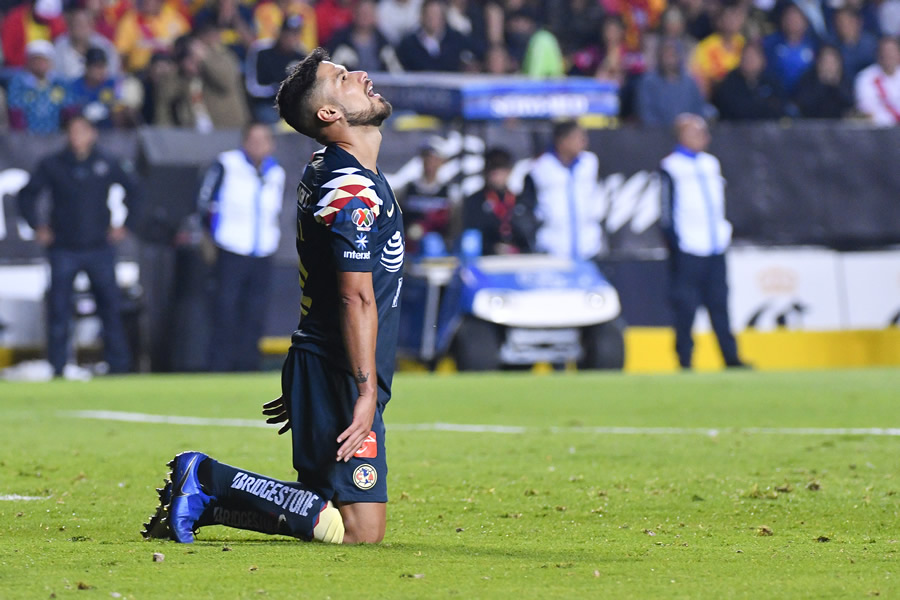 Bruno Valdez lamenta su mala fortuna. (Foto: Imago 7)