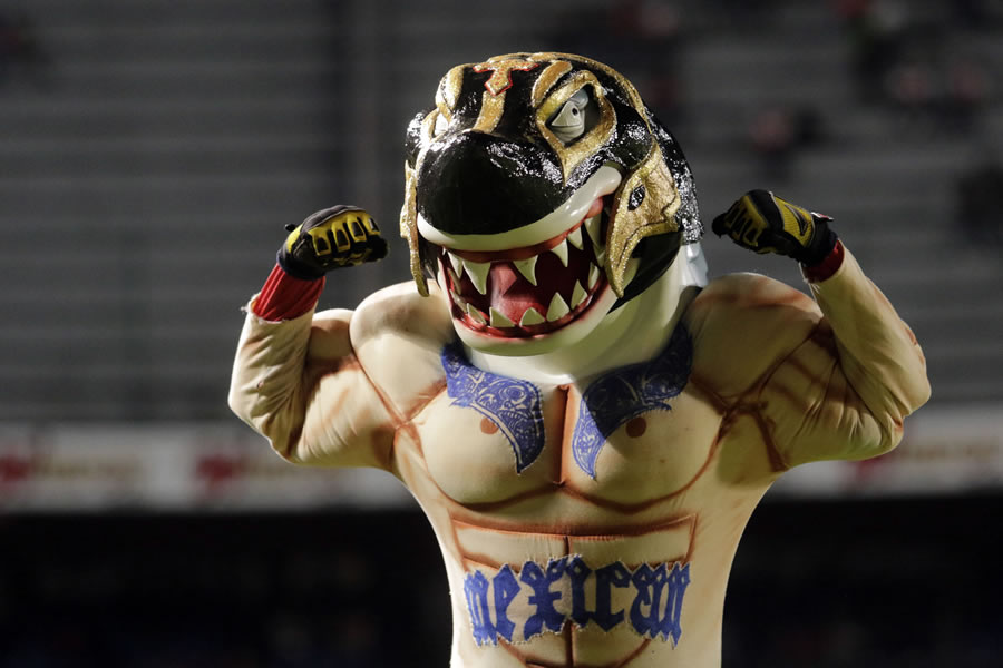 Como Rey Mysterio. (imago 7)