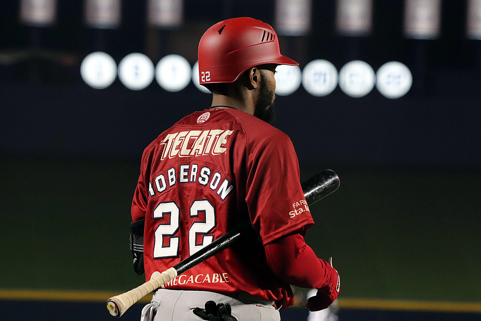 Chris Roberson llega a los Venados