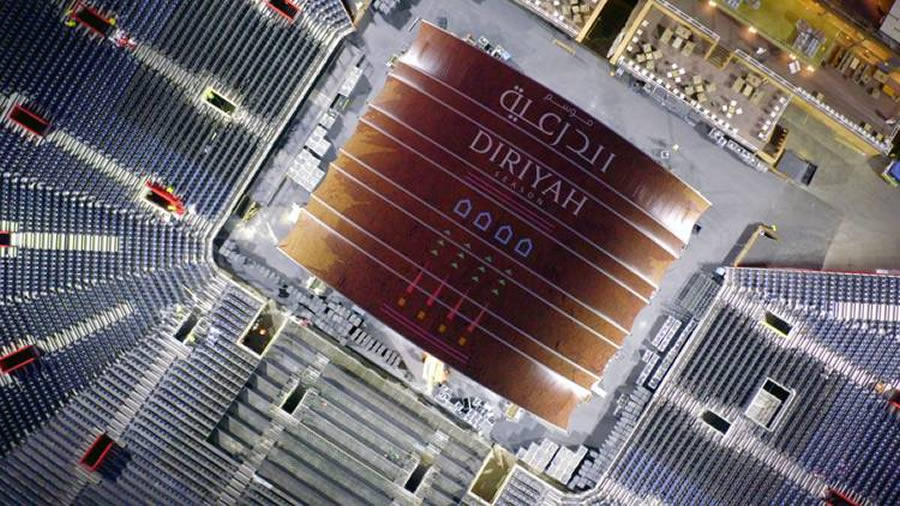 El Diriyah Arena tiene una capacidad para casi 15 mil personas y presume de 295 toneladas de acero. FOTO: @DiriyahSeason.