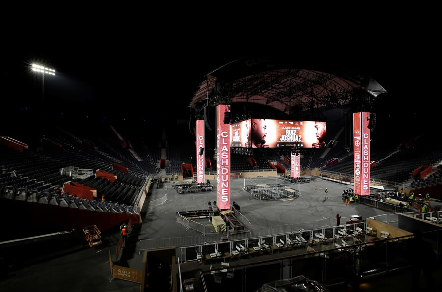 El Diriyah Arena tiene una capacidad para casi 15 mil personas y presume de 295 toneladas de acero. FOTO: Reuters.