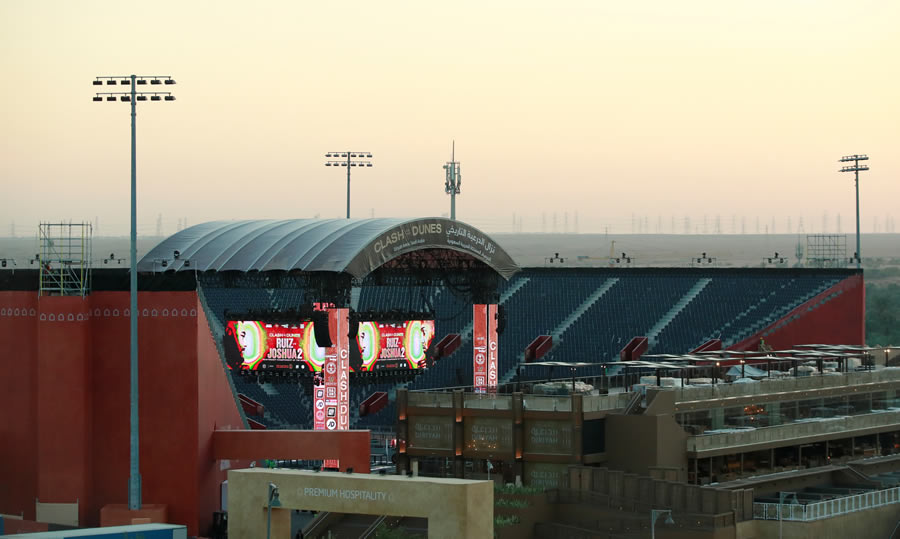El Diriyah Arena tiene una capacidad para casi 15 mil personas y presume de 295 toneladas de acero. FOTO: Reuters.