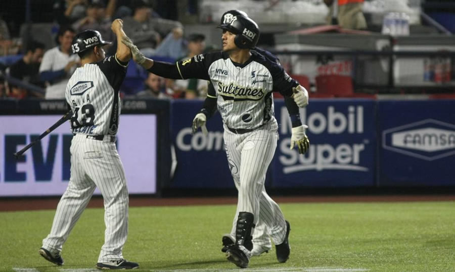 Los regiomontanos hicieron vibrar a su afición con el triunfo de esta noche. FOTO: Sultanes.