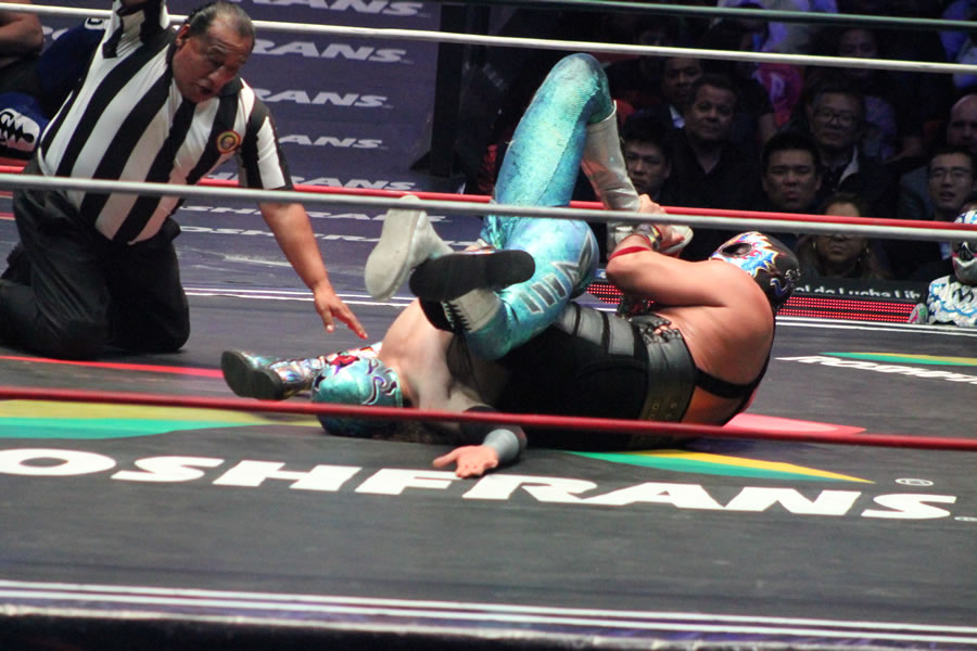 Gran movimiento del Alquimista del ring.