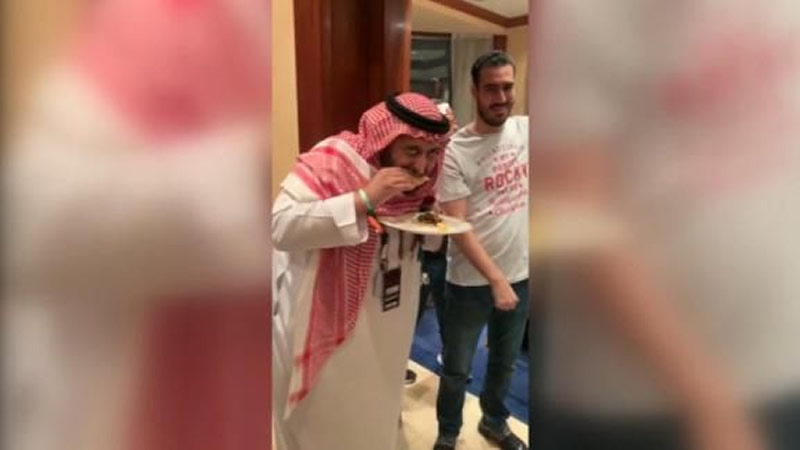 el hijo del Rey de Arabia no perdió la oportunidad de degustar unos taquitos previo a la pelea de Andy Ruiz y Joshua