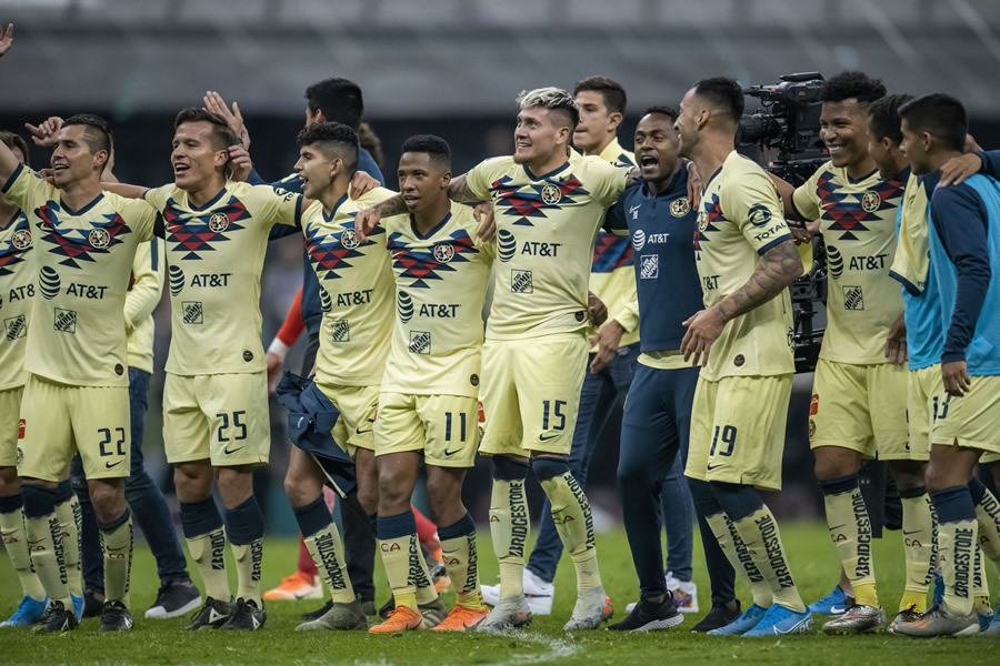 Al finalizar el partido el América celebró con su afición. (Fotos: Imago 7 y Mexsport)