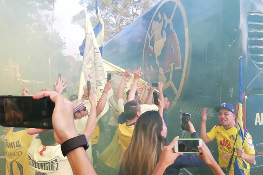 Los cánticos no dejaron de sonar. (Foto: MT)