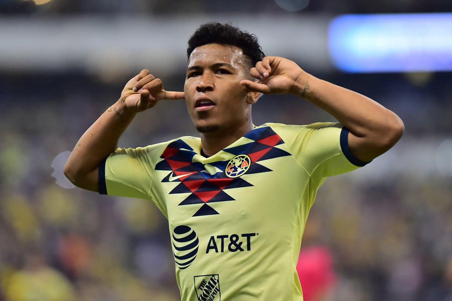Roger Martínez había marcado un golazo, pero se lo anularon. (Fotos: Imago 7 y Mexsport)