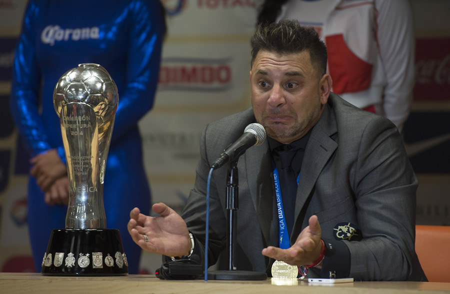 Antonio Mohamed con el título del Apertura 2014. (Foto: Mexsport)