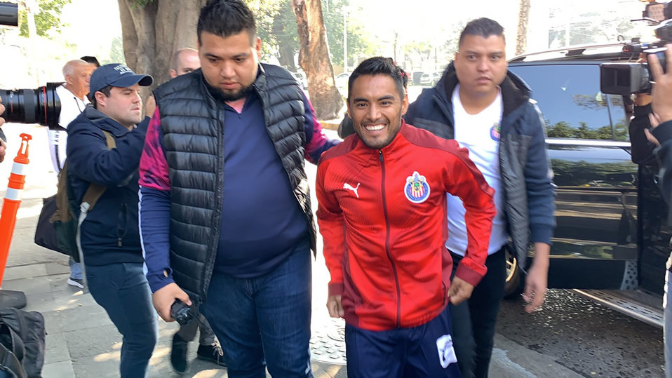 José Juan Vázquez reportó con el Rebaño (FOTO: Twitter)