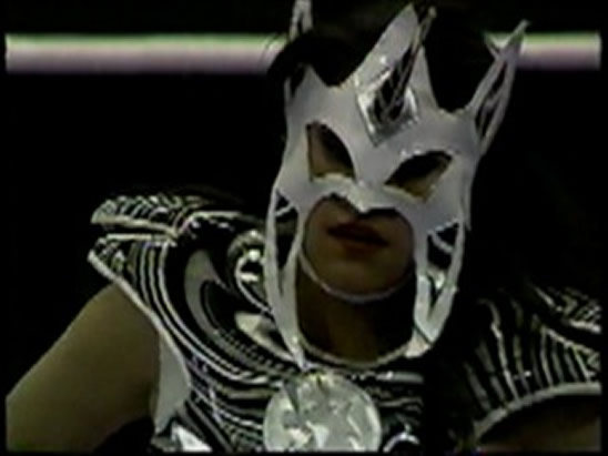 Faby Apache usó la máscara de Lady Venum