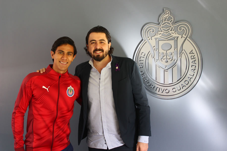 Macías regresará a Chivas después de un gran paso por León. (Foto: @Chivas)