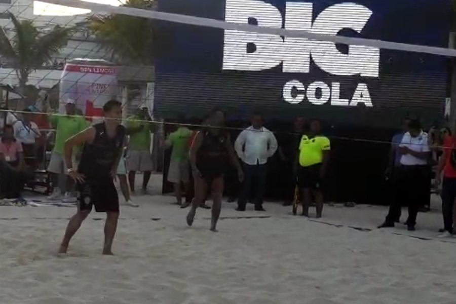 Ronaldinho estuvo jugando por varios minutos. (Foto: MT)