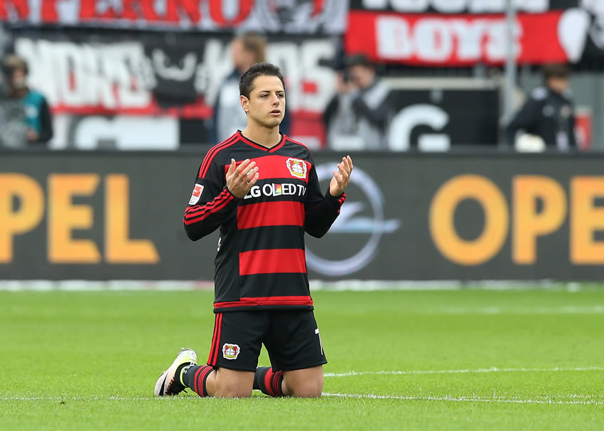 Chicharito Hernández es un fiel devoto de la Virgen de Guadalupe y siempre le reza al inicio de los partidos: Foto: Mexsport
