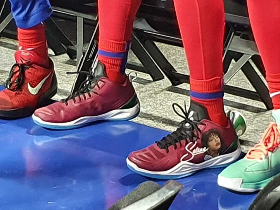 Langston Galloway atrajo la atención con sus curiosos tenis. (Foto: Eduardo Domínguez)