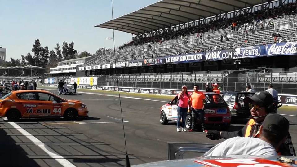 Entrando a pista para la carrera de Endurance