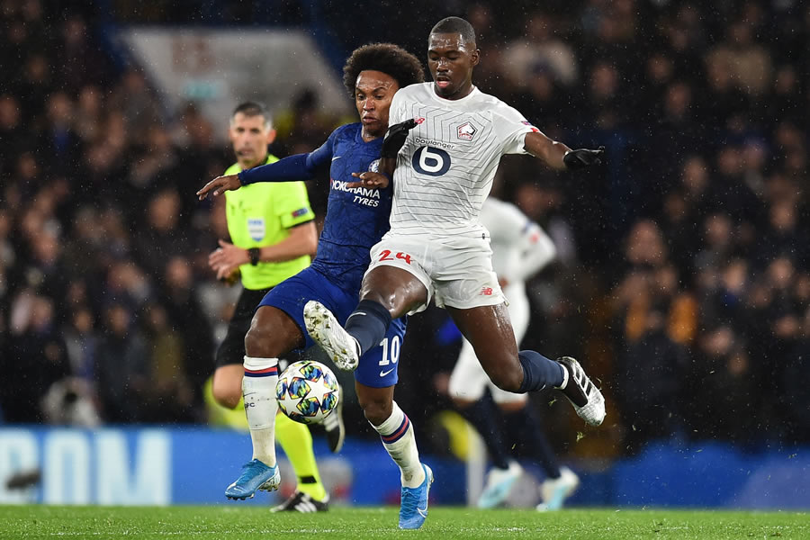 Boubakary Soumaré, juvenil de 20 años del Lille, está en la mira de varios clubes de la Premier League por su talento; tiene un gran futuro. FOTO: AFP